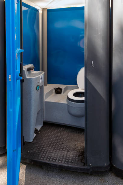 Best Portable bathroom rental  in Traer, IA